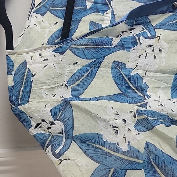Soft Surroundings Gillian Tunic Blouse Floral-Size Medium - Picture 7 of 17